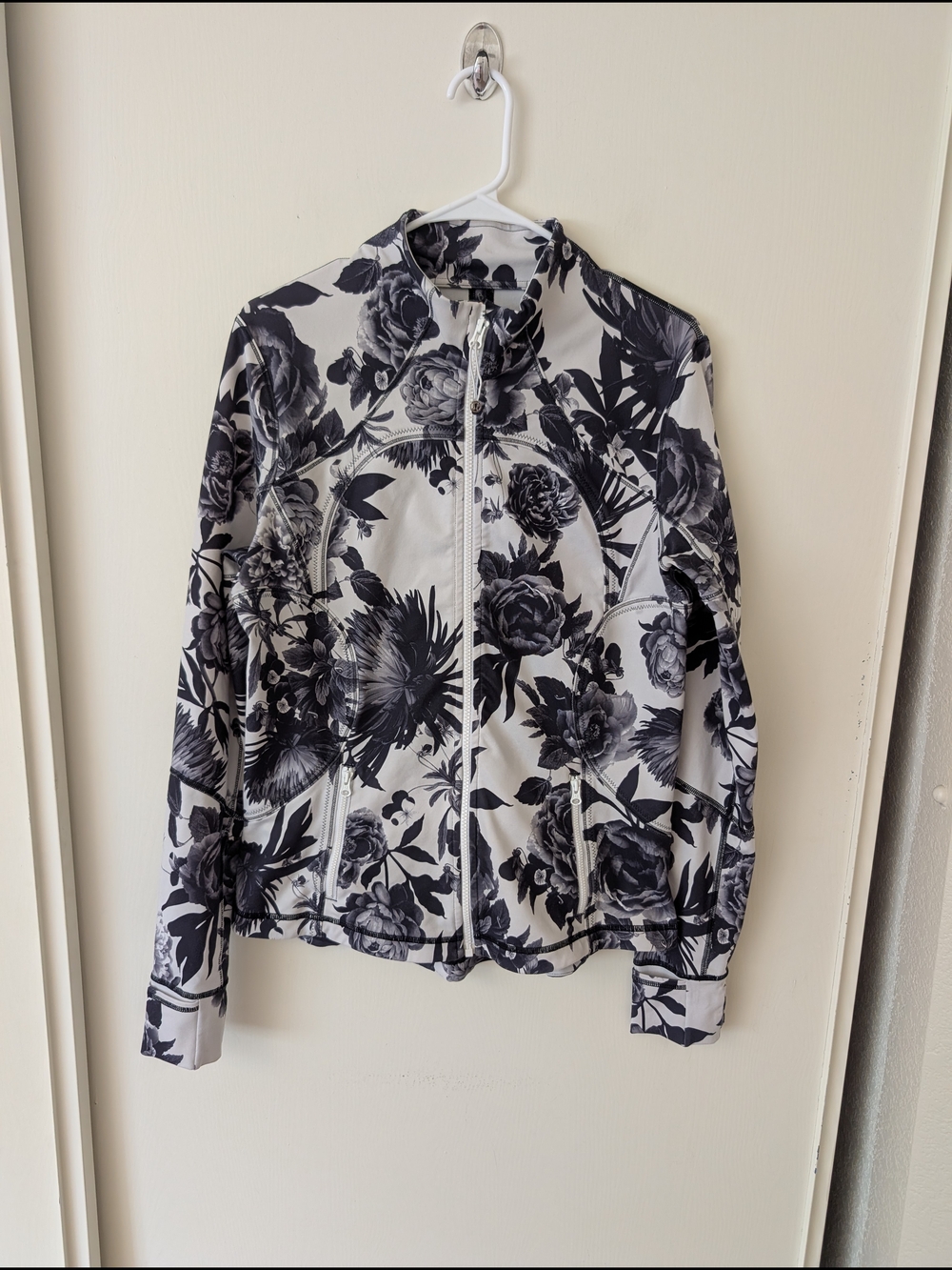 lululemon athletica Womens 12 Forme Jacket White Black Floral Print Activewear